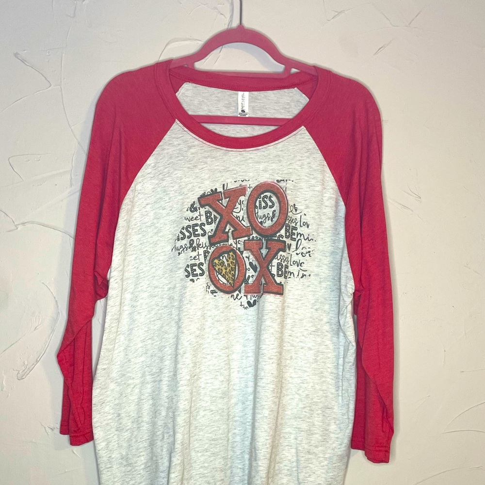 Valentine’s Day XOXO baseball tshirt XL
